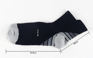 Chaussettes de sport athlétiques pour hommes à blocs de couleur dégradés avec languette de talon, chaussettes de course antidérapantes, chaussettes de sport coupe basse à séchage rapide, personnalisables OEM, vente en gros - Product Image 2
