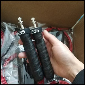 Logotipo personalizado Caja <span class=keywords><strong>de</strong></span> color Autoblocante Diseño ajustable Asas antideslizantes Corda <span class=keywords><strong>De</strong></span> Pular Speed Jump Rope Smart Steel PVC - Product Image 6