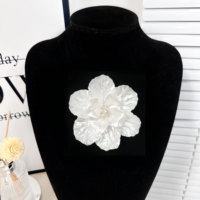 Accessoire de broderie de dentelle de maille de paillettes de fleur de perle des femmes pour le chapeau et les accessoires d'habillement
