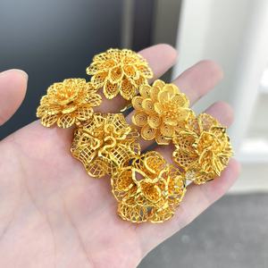 Bague de mariage de luxe plaquée or 24 carats pour femme, style classique, motif floral ajouré, principalement en laiton, vente en gros Jxx - Product Image 2