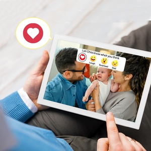 Même si vous êtes loin, vous pouvez présenter des moments à votre famille à travers le temps avec un cadre photo numérique WiFi à batterie. - Product Image 3