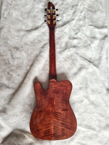 กีตาร์ไฟฟ้า <span class=keywords><strong>Fender</strong></span> Violinstyle แบบปรับแต่งได้สำหรับกีตาร์เทเลแคสเตอร์  หน้าไม้เมเปิลสลักลาย  ท็อปไม้สปรูซ  ทรงแจ๊สฮอลโลว์บอดี้  ทรงอาร์คท็อป - Product Image 2