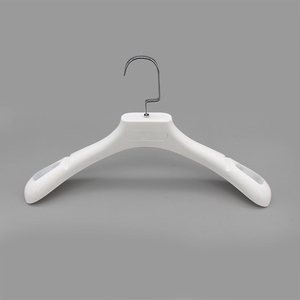 滑り止め服ハンガー大人用強い布カスタムロゴスーツプラスチックハンガーワードローブ用金属フック付き - Product Image 5