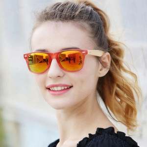 Gafas de Sol Polarizadas con Lentes de Espejo Vintage Personalizadas para Hombre y Mujer, Gafas de Sol de Madera de Bambú con Protección UV400 - Product Image 1