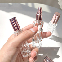 Vente en gros de mini flacon distributeur de parfum en verre de luxe de 10ml emballage d'échantillon vide avec couvercle en aluminium et pompe à parfum