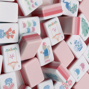 Juego de Mahjong Americano Acrílico Rosa de <span class=keywords><strong>4</strong></span> Capas, 160 Fichas con Jokeres Adicionales, Puntos, Rayos, Vientos y Flores - Product Image 1