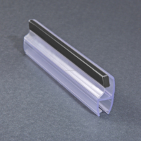 Schuifbare 135 graden gehoekte frameloze PVC transparante douchecabine magnetische afdichtingsstrip eenvoudige installatie voor waterdichte appartementen en hotels