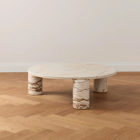 Table basse ovale moderne Cammy Stone Sofita en pierre dorée pour salon, maison, petit appartement, villa, style luxe léger
