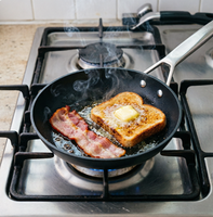 Nouvelle petite poêle à œufs antiadhésive en aluminium avec couvercle, poêle à œufs et omelettes, poignée résistante à la chaleur, compatible induction et four