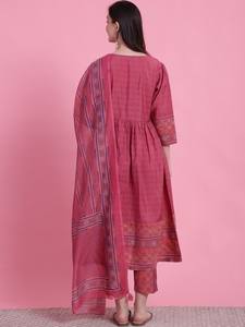 Kurta de lentejuelas regulares bordadas con motivos étnicos para mujer con pantalones y con Dupatta - Product Image 4