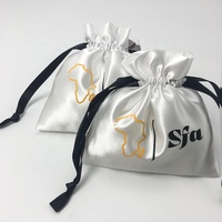Pochette cadeau en satin avec cordon de serrage, logo imprimé sur mesure Bai Shun, ruban noir, tailles personnalisables, plusieurs couleurs, vente en gros