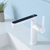 Design de mode Salle de bain LED Affichage intelligent Température Lumière ambiante Affichage numérique Robinet de bassin d'eau chaude et froide