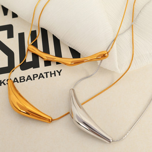 Collar de Acero Inoxidable con Colgante Geométrico en Forma de U, Estilo Minimalista Europeo Americano, Diseño de Arco Irregular en Tono Dorado y Plateado - Product Image 4