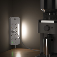 Multiprise tour de protection contre les surtensions américaine avec 2 ports USB-A et 2 ports USB-C, et veilleuse