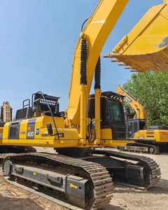 รถขุดไฮดรอลิกแบบตีนตะขาบโคมัตสึ 40 ตัน พร้อมเครื่องยนต์คัมมินส์ กำลัง 257 กิโลวัตต์ ความจุบุ้งกี๋ 2 เมตร สำหรับงานขุดขนาดใหญ่ - Product Image 1