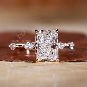 Auténticos anillos de oro sólido para mujer Compromiso Venta al por mayor Elegante 10K 14K 18K VVS Moissanite - Product Image 1