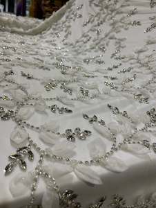 Tissu en dentelle à mailles avec des perles et des paillettes brodées à la main de haute qualité pour robe de mariée - Product Image 4