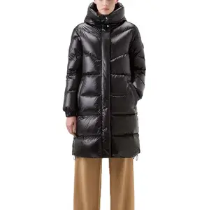 겨울 캐주얼 스포츠 사용자 정의 디자인 패션 후드와 세련된 큰 롱 퍼 다운 남성 재킷