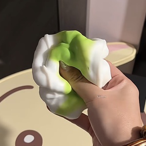 Bestseller Coreano: Giocattolo Antistress in Gomma Fatto a Mano Stile Pistacchio; Crea le Tue Palline Croccanti e Morbide; Disponibile - Product Image 1