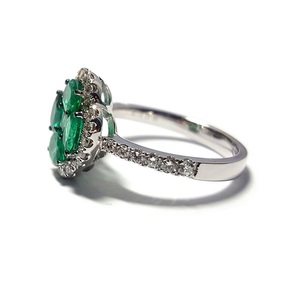 Magnifique diamant naturel 100% couleur pierre émeraude verte or blanc 18 carats conception intemporelle bague cluster pour dames pour les fêtes - Product Image 2
