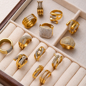 Anillo apilable de varias capas chapado en oro de 18k con diamantes de imitación, no se decolora, joyería para dedo de mujer - Product Image 2