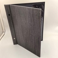 Menu personnalisé A4 en cuir PU grain de bois anthracite avec pochettes transparentes en PVC pour restaurant