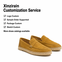 Mocassins décontractés Xinzirain personnalisés pour hommes en daim marron avec sangle, bout rond, accent métallique et semelle espadrille