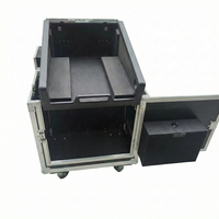 Flight case hydraulique sur mesure pour table de mixage numérique compacte avec doublure en EVA