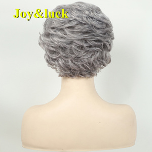 Vente en gros d'usine perruques pour femmes bonne qualité court Ombre gris blanc Pixie <span class=keywords><strong>coupe</strong></span> naturelle droite avec <span class=keywords><strong>frange</strong></span> perruques synthétiques pour femmes - Product Image 3