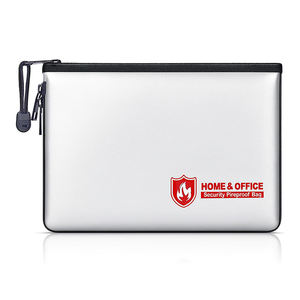 <span class=keywords><strong>Sac</strong></span> à documents en toile ignifuge et imperméable avec fermeture à glissière, design pliable pour un rangement sécurisé des objets de valeur et des documents légaux - Product Image 1