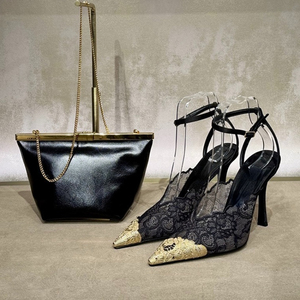 Zapatos de Tacón de Aguja Negros Elegantes para Mujer con Encaje, Punta Fina, Correa al Tobillo y Detalle Metálico para Fiesta o Boda - Product Image 3