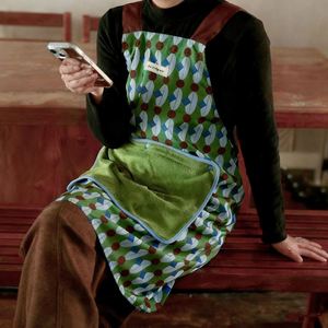 Tablier de cuisine avec poche, logo personnalisé, à porter croisé sur le dos, avec serviette de cuisine amovible et essuyable, pratique - Product Image 1