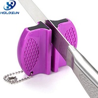 Affûteur de couteaux manuel en céramique portable multifonctionnel à 2 étapes avec chaîne pour un affûtage efficace des couteaux d'extérieur, couleur personnalisable