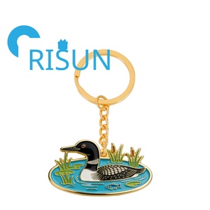 Porte-clés en métal 3D personnalisé, mignon, en émail souple ou dur, avec motifs d'animaux sauvages <span class=keywords><strong>du</strong></span> Maine (oiseaux aquatiques, canard, émeraude) - Vente en gros - Product Image 3
