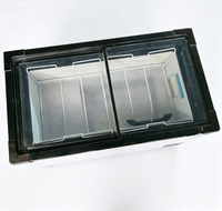 Congelador comercial con puerta corrediza de vidrio para helados y gelato, ideal para tiendas de conveniencia.