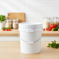 Seau rond en plastique de qualité alimentaire de 20 litres seau à crème glacée polyvalent de qualité alimentaire de 5 gallons pour le stockage des aliments