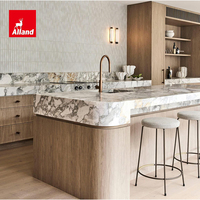 Armoires de cuisine Allandcabinet de style européen sans cadre, en chêne blanc massif plaqué, avec îlot en marbre de Carrare