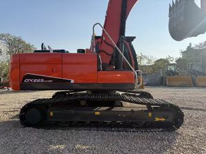 Excavatrice d'occasion Doosan DX225 Corée disponible à la vente à un prix compétitif - Product Image 2