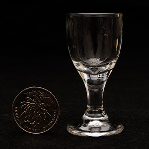 Ensemble de 6 verres à pied soufflés à la main, forme ronde, pour les fêtes - Product Image 2