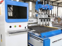 Nouvelle Machine de routeur CNC à 4 axes ATC à tête pivotante pour composant de moteur de noyau de meubles à bois