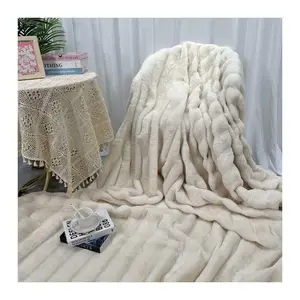 Vente en gros canapé et lit 100% polyester pour l'hiver couverture en fausse fourrure de lapin rayée à 2 couches