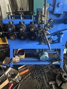 Machine à cintrer le fil métallique pour la fabrication de crochets de suspension, machine à former des boucles en S et en D - Product Image 6