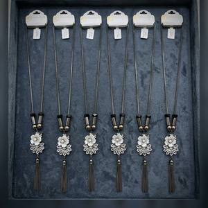 PingBling Collier long avec pendentif en perle d'imitation blanche sertie clos, détail pierre scintillante, pampille noire, finition bronze canon - Product Image 2
