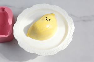 Moule en silicone banane mignonne qui fait un œil - Product Image 2