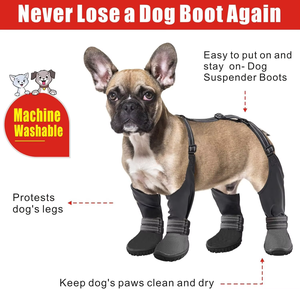 Bottes imperméables rouges pour chien avec sangles réglables pour une utilisation en extérieur toute saison - Product Image 4