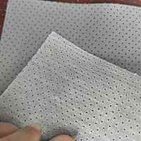 Tela de cuero sintético interior automotriz perforada de cuero de napa de Pvc con respaldo de punto encriptado para motocicleta de coche