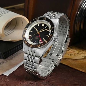 Reloj de Hombre con Bisel de Aluminio NH34 GMT, Logotipo Personalizado, Mecánico Automático, Sumergible, con Revestimiento Superluminoso - Product Image 2