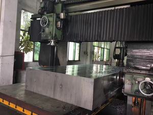 Stampo di <span class=keywords><strong>plastica</strong></span> laminata a caldo/forgiata <span class=keywords><strong>in</strong></span> acciaio 1.2436 acciaio piatto barra nera o acciaio piatto fresato con superficie luminosa - Product Image 6