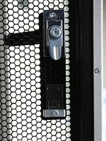 Baie de serveur industrielle sur pied avec options de taille complète pour câblage commercial structuré