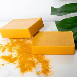 Savon biologique au curcuma pour éliminer les taches brunes et l'acné blanchissant la peau du corps Savon blanchissant lymphatique fait main entièrement naturel au curcuma et au gingembre